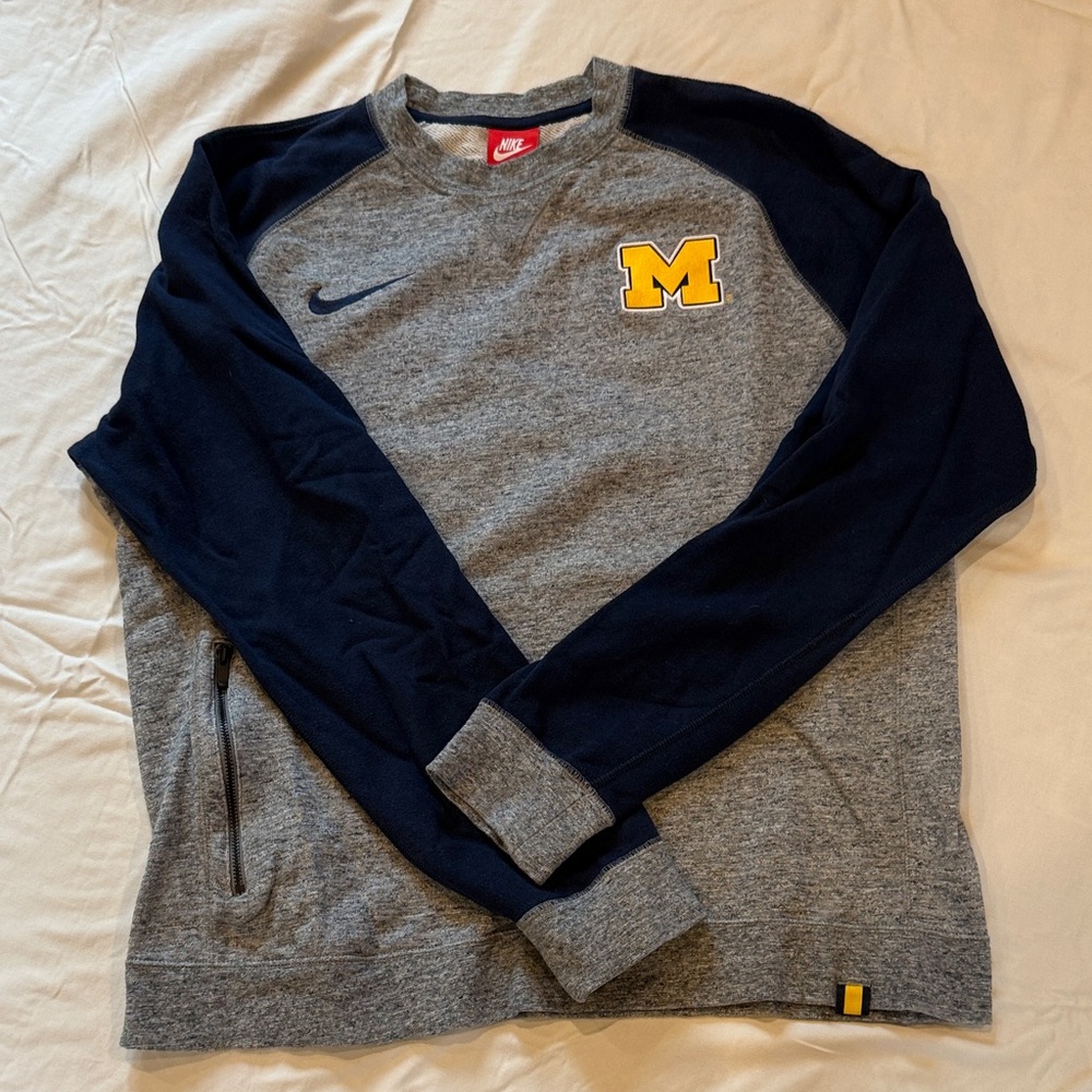 Women’s Nike Michigan Raglan Crewneck Sweayshirt